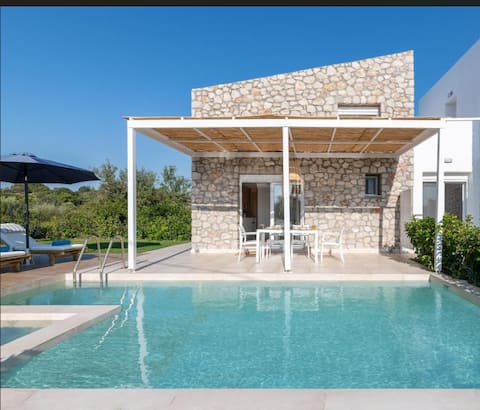 New loft ,Heating Pool 2 min drive to Haraki beach