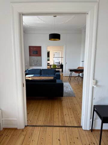 Spacious apt | 5 min walk to the Little Mermaid gallery image 3