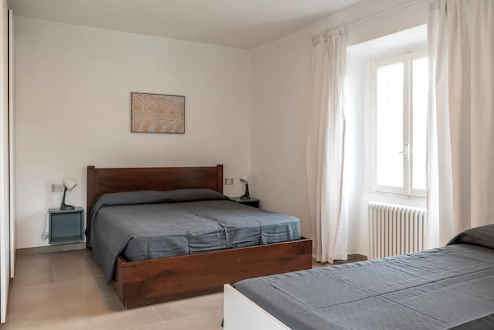 Dormitorio con dos camas dobles