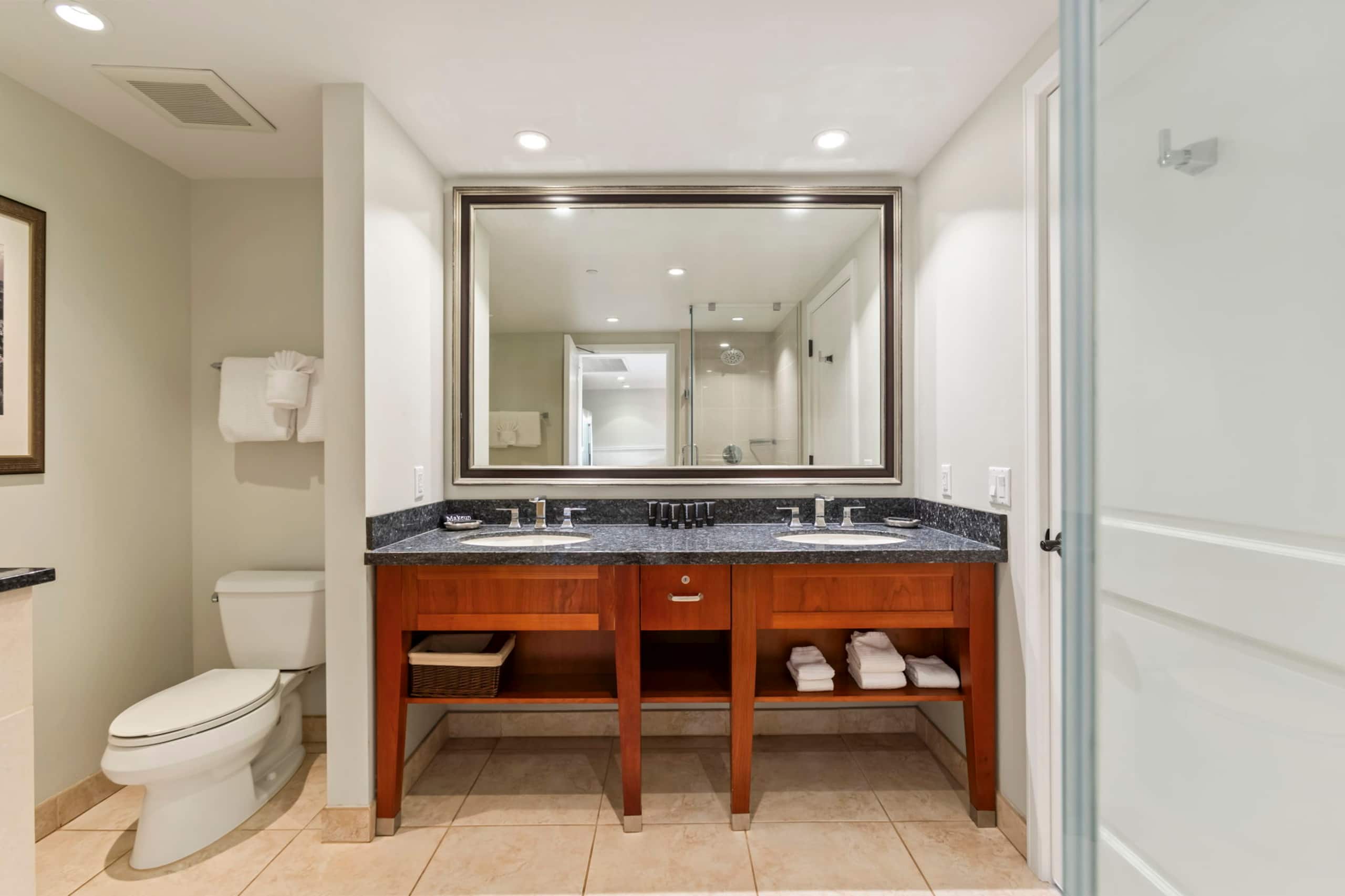 Condo in Lahaina · ★4.71 · 1 bedroom · 2 beds · 1 bath - Image 10