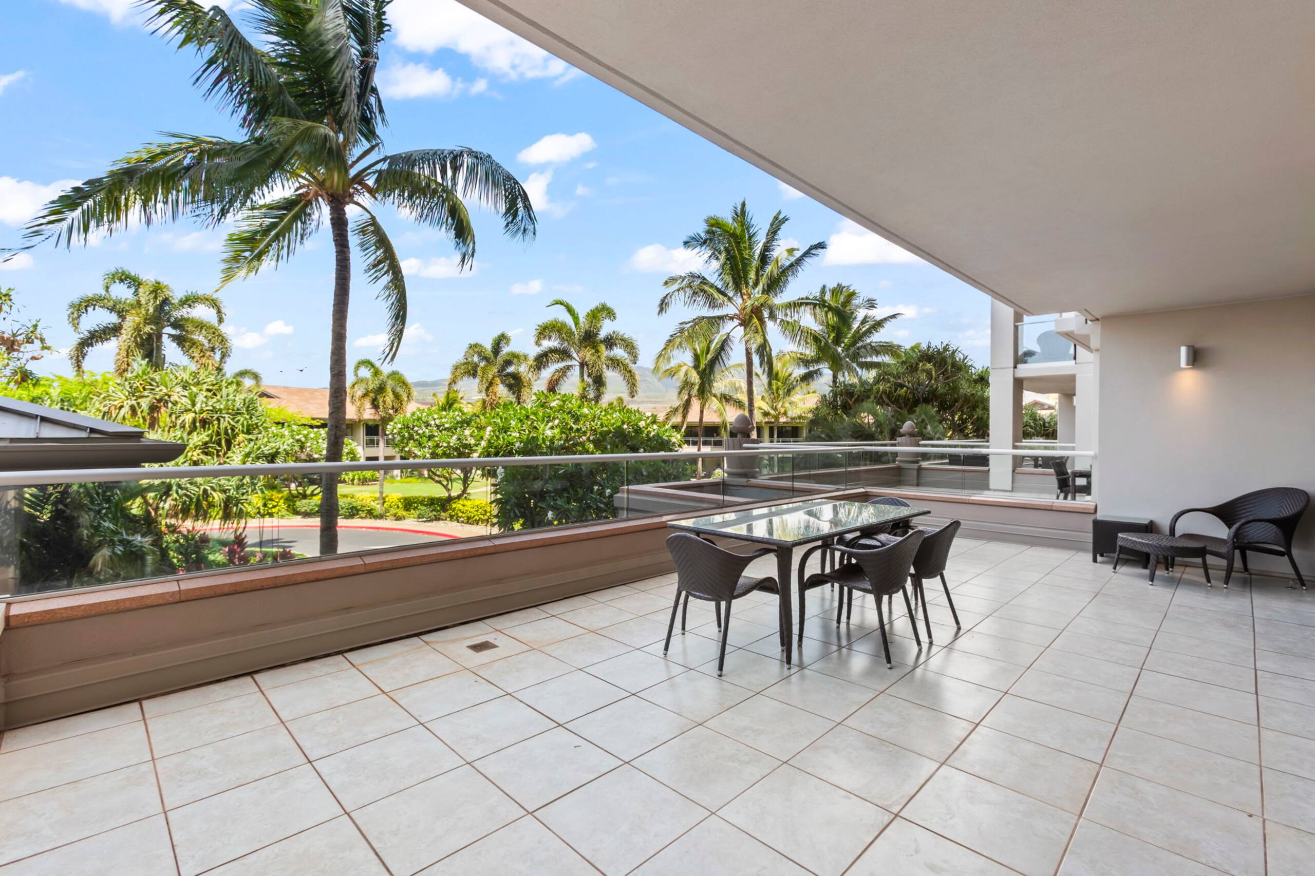Condo in Lahaina · ★4.71 · 1 bedroom · 2 beds · 1 bath - Image 12