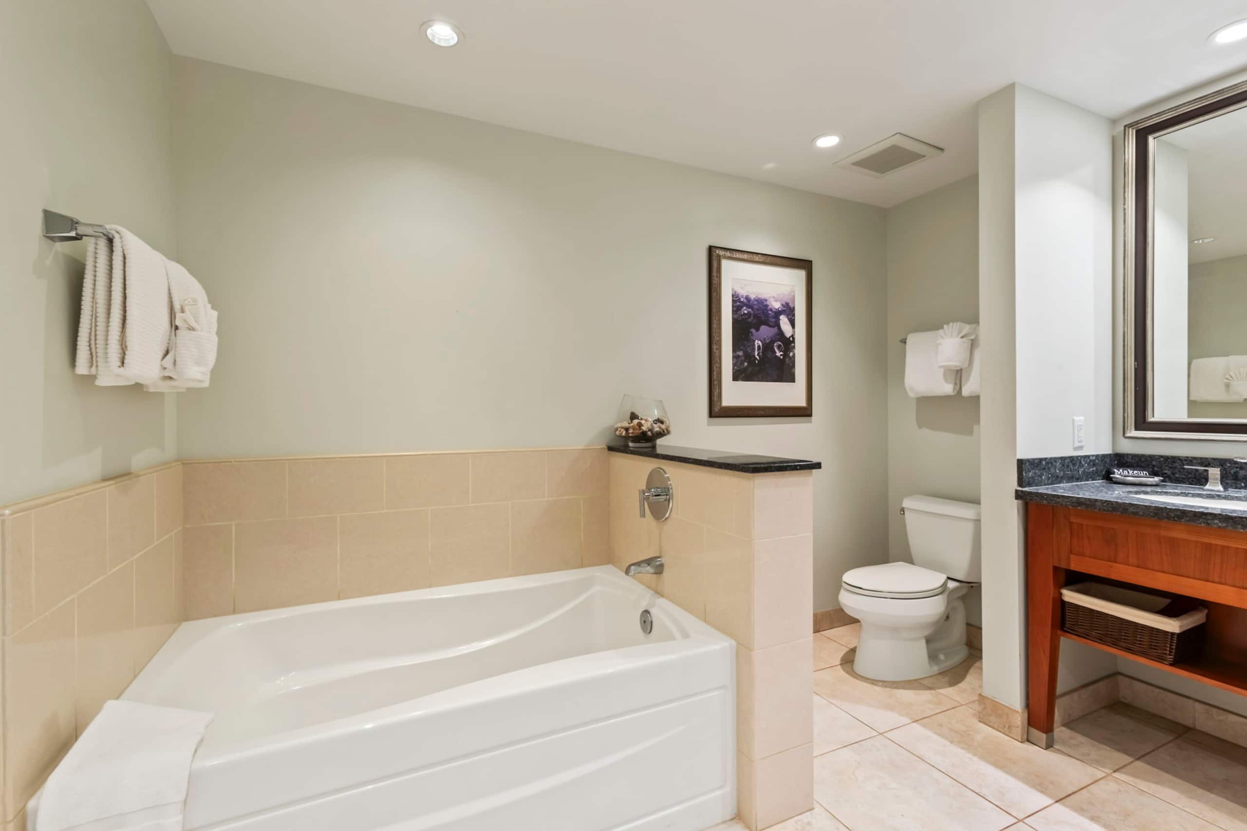 Condo in Lahaina · ★4.71 · 1 bedroom · 2 beds · 1 bath - Image 11