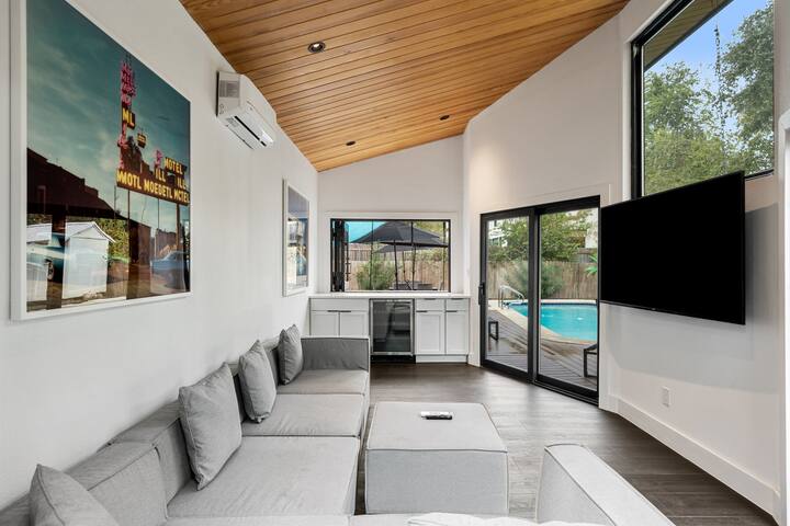 Zilker-Retreat-Arcade-Pool 5 min from DT! 12 Beds gallery image 5