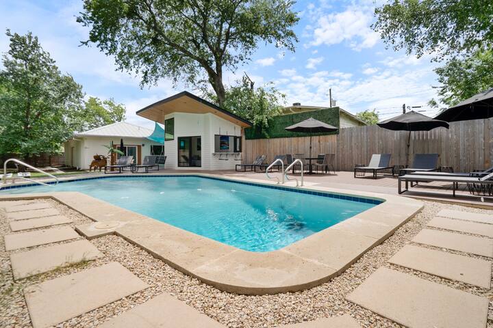 Zilker-Retreat-Arcade-Pool 5 min from DT! 12 Beds gallery image 4