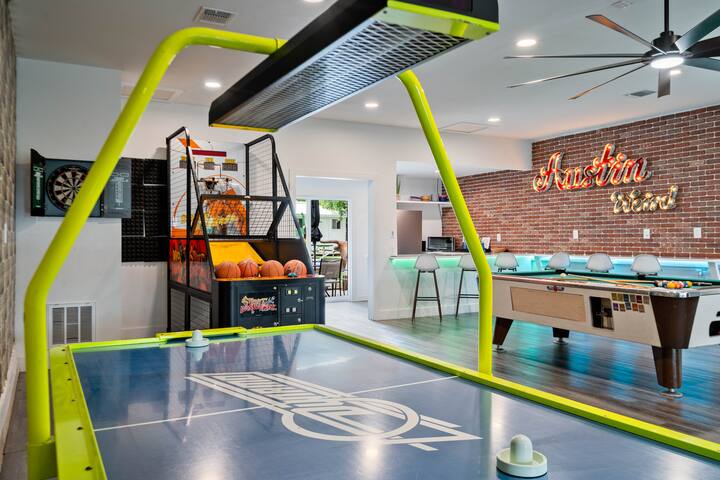 Zilker-Retreat-Arcade-Pool 5 min from DT! 12 Beds