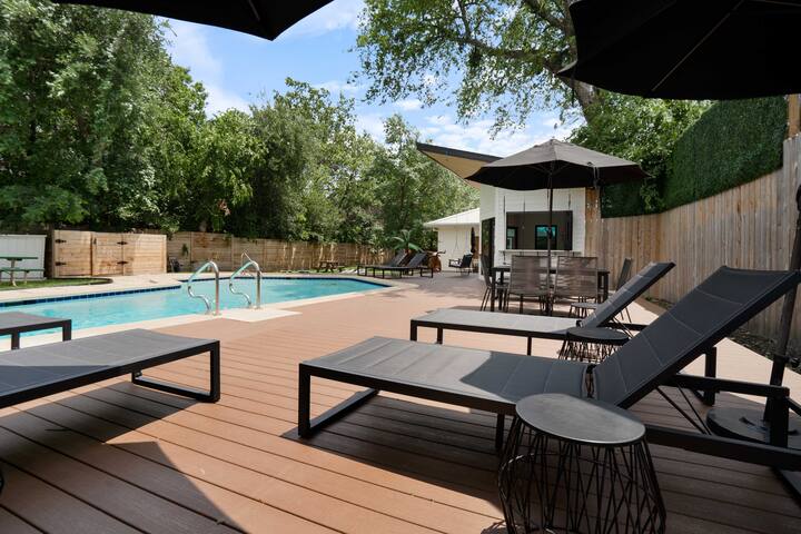 Zilker-Retreat-Arcade-Pool 5 min from DT! 12 Beds gallery image 3