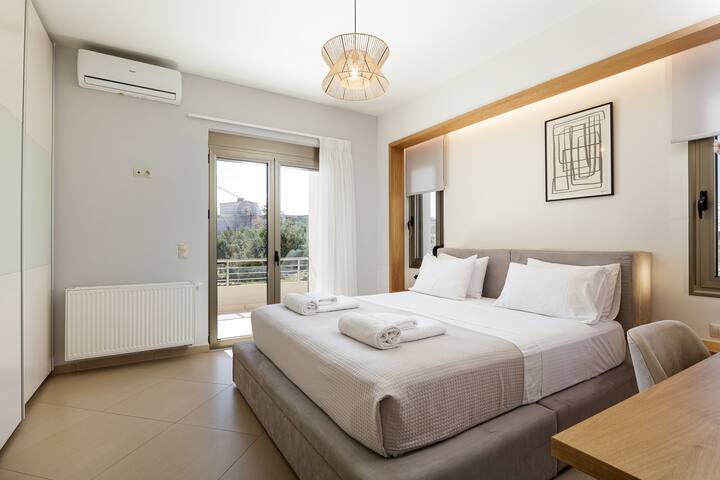 Villa Aviana,Free heated pool, BBQ,Seaview,Privacy gallery image 5