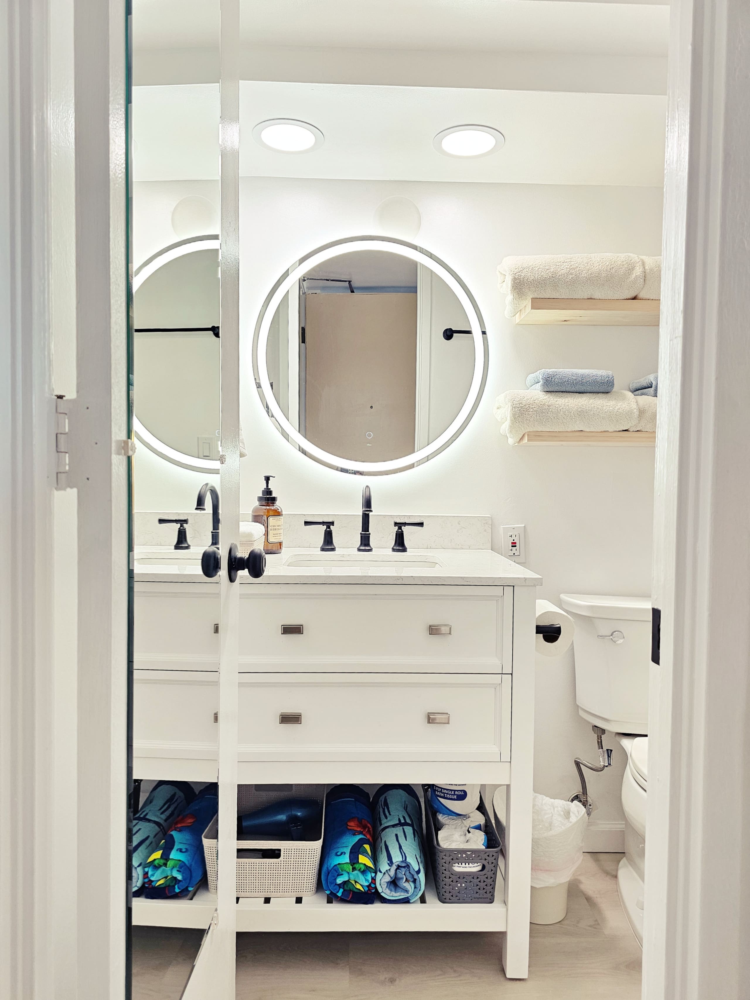 Condo in Honolulu · ★4.81 · Studio · 1 bed · 1 private bath - Image 21