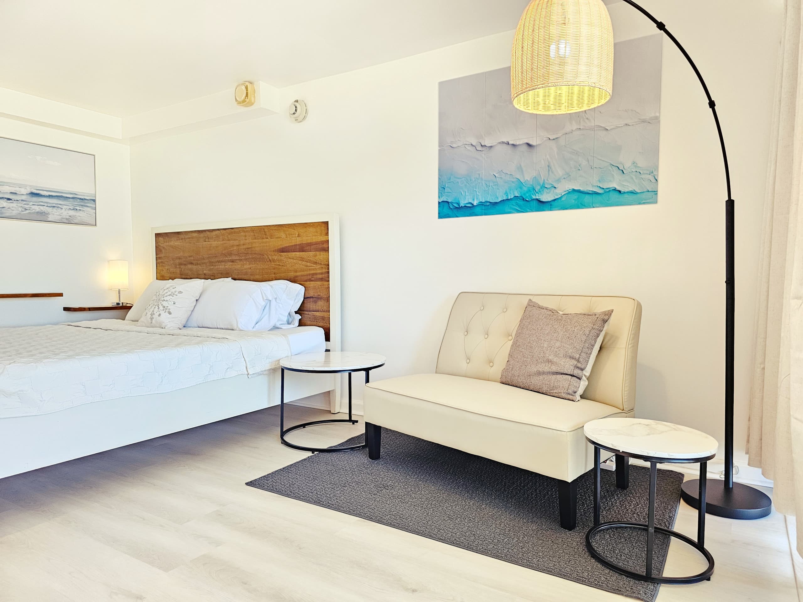 Condo in Honolulu · ★4.81 · Studio · 1 bed · 1 private bath - Image 12