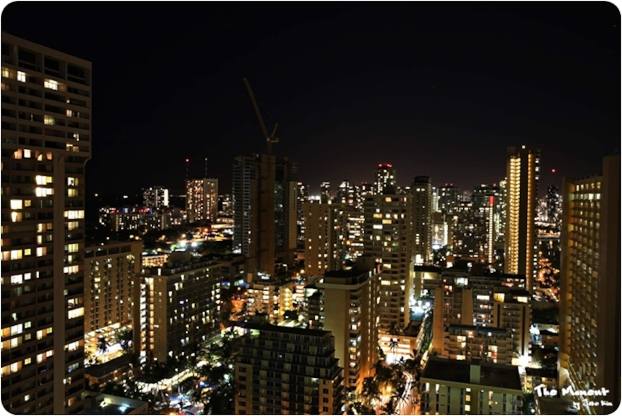 Condo in Honolulu · ★4.81 · Studio · 1 bed · 1 private bath - Image 40