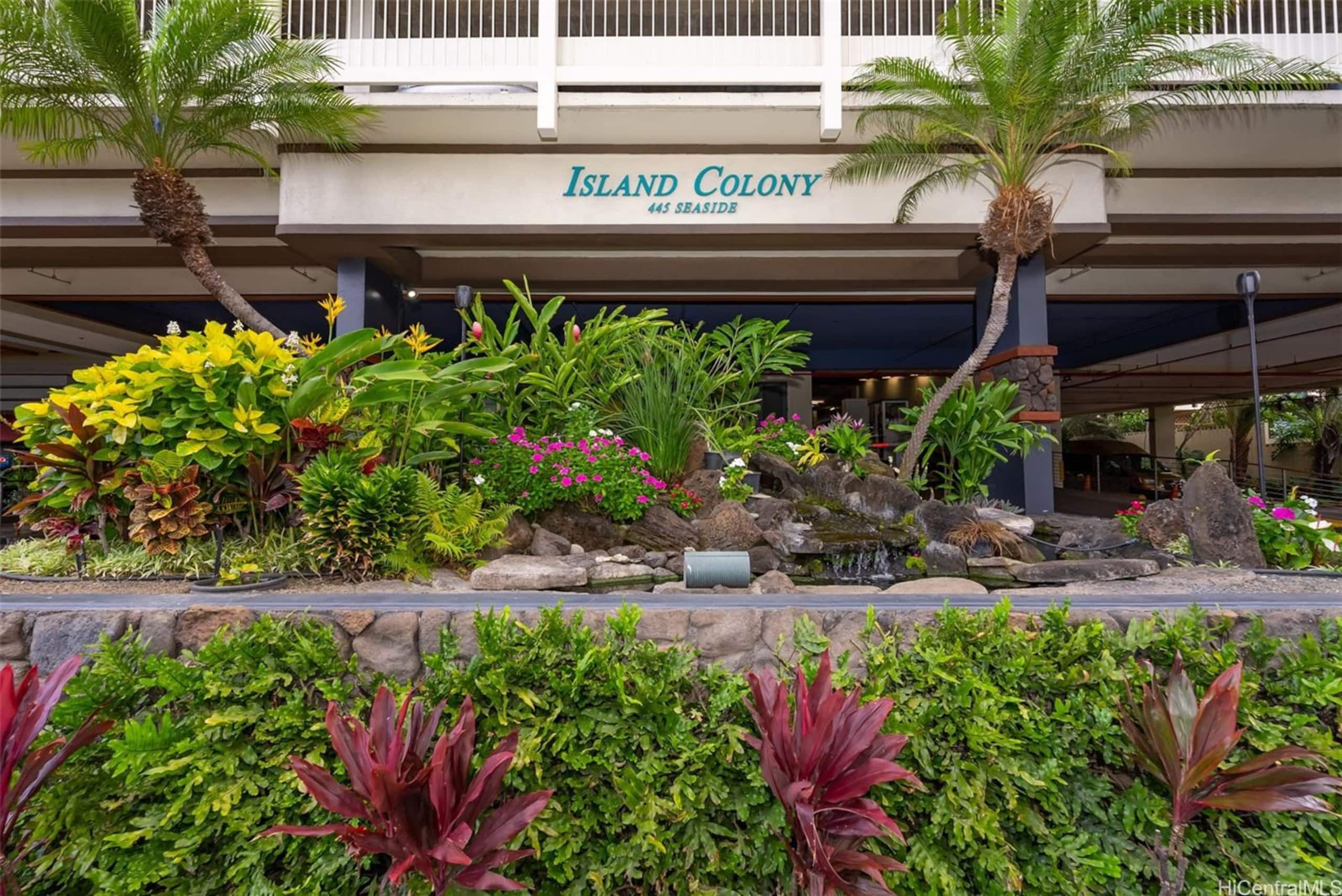 Condo in Honolulu · ★4.81 · Studio · 1 bed · 1 private bath - Image 34