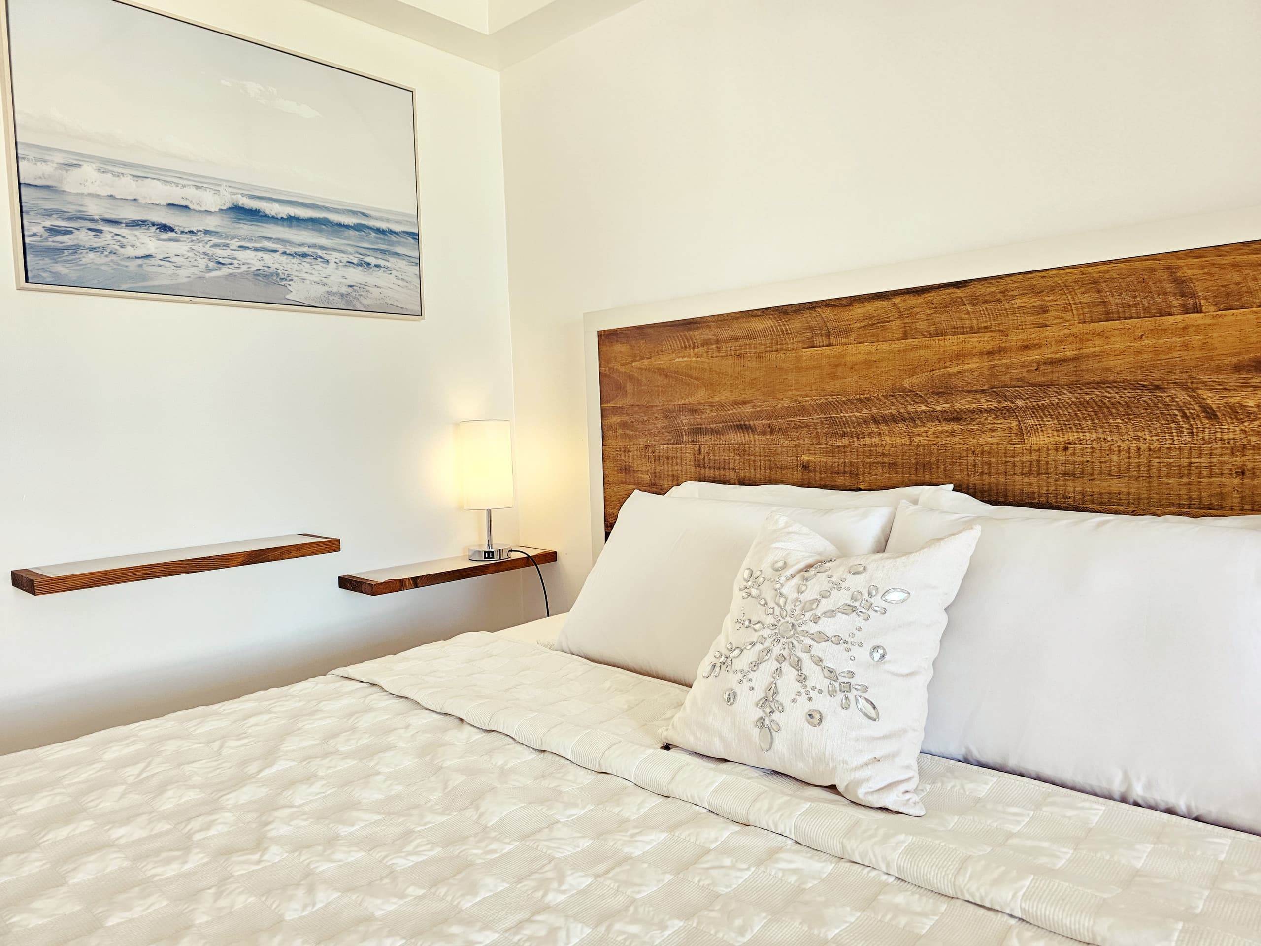 Condo in Honolulu · ★4.81 · Studio · 1 bed · 1 private bath - Image 7