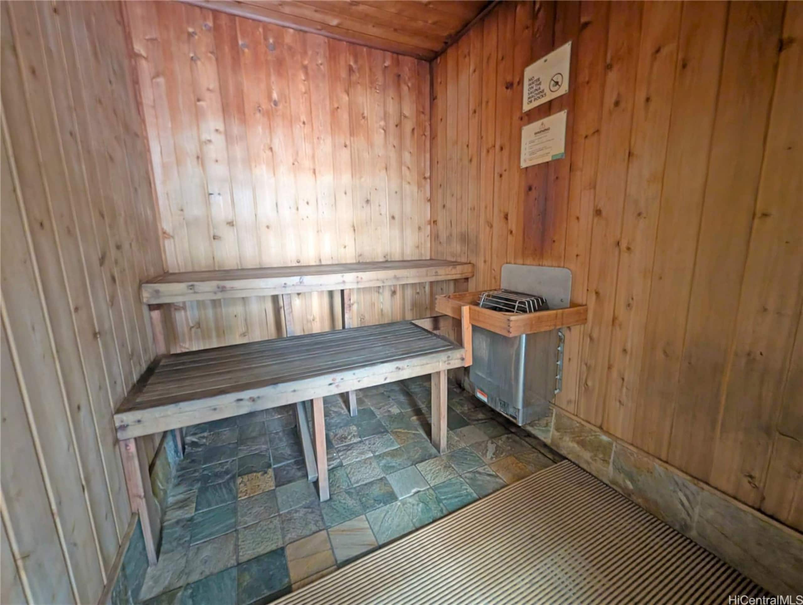 Condo in Honolulu · ★4.81 · Studio · 1 bed · 1 private bath - Image 38