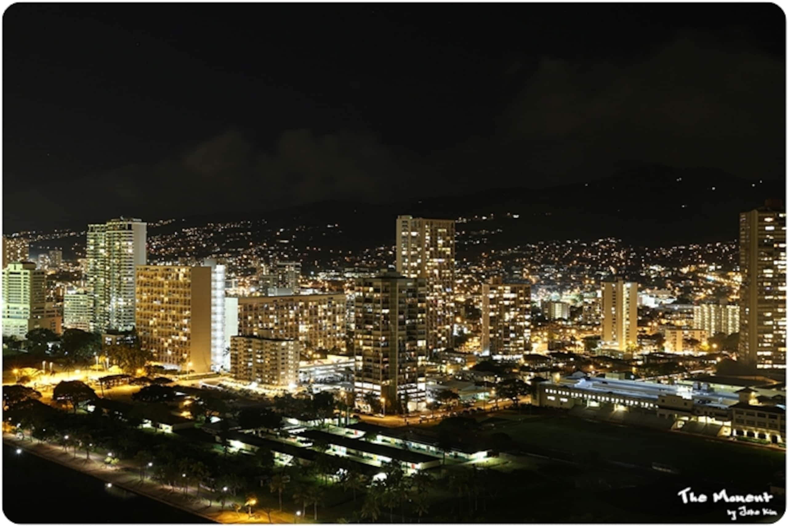 Condo in Honolulu · ★4.81 · Studio · 1 bed · 1 private bath - Image 39