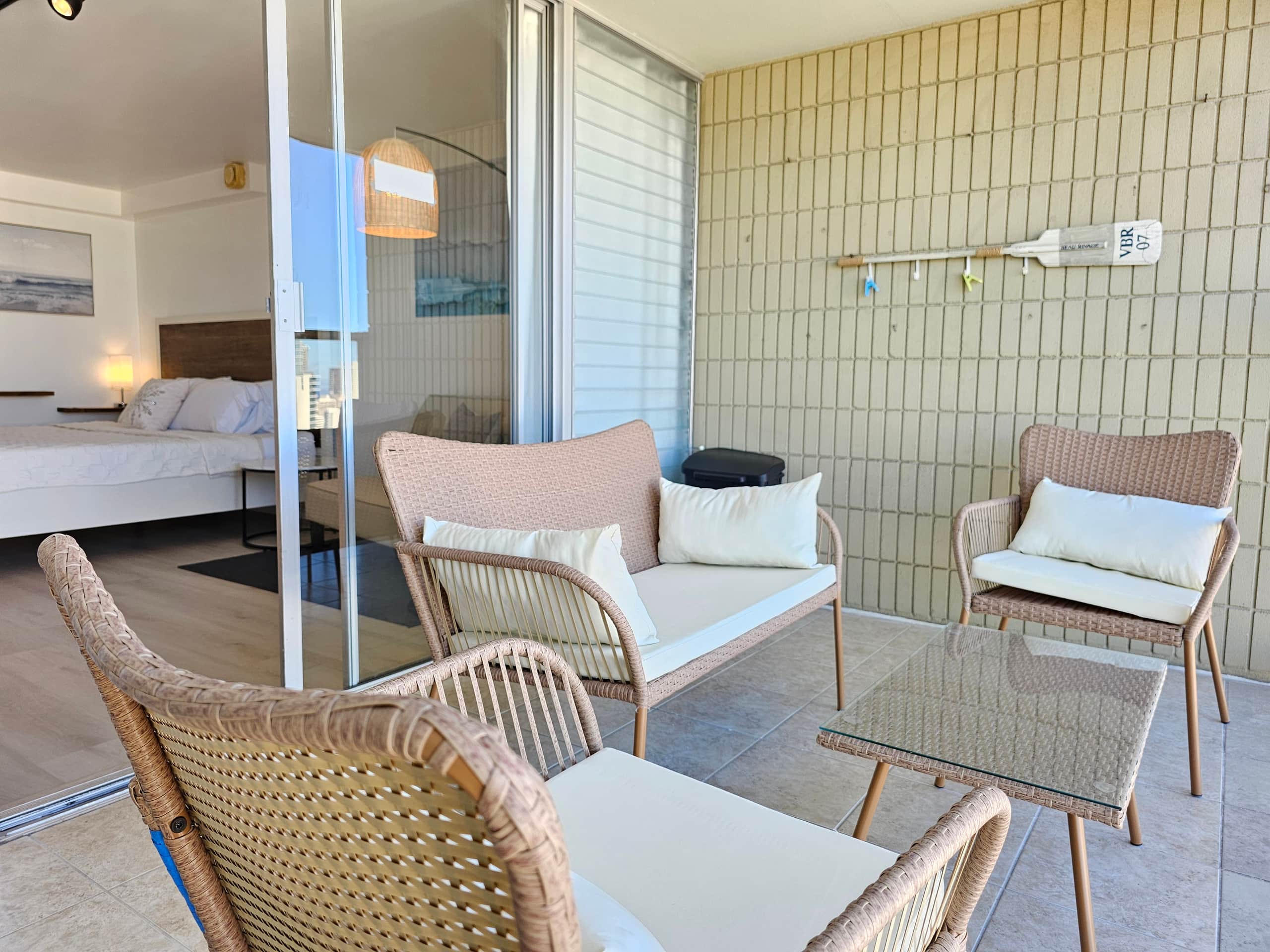 Condo in Honolulu · ★4.81 · Studio · 1 bed · 1 private bath - Image 28