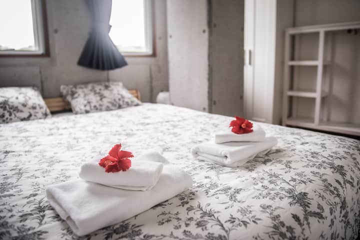 Საწოლი დიდი ზომის (160*200)
(სახურავის ერთეული)