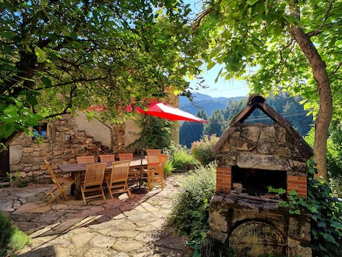 Cévennes, charming cottage with pool near Lasalle.