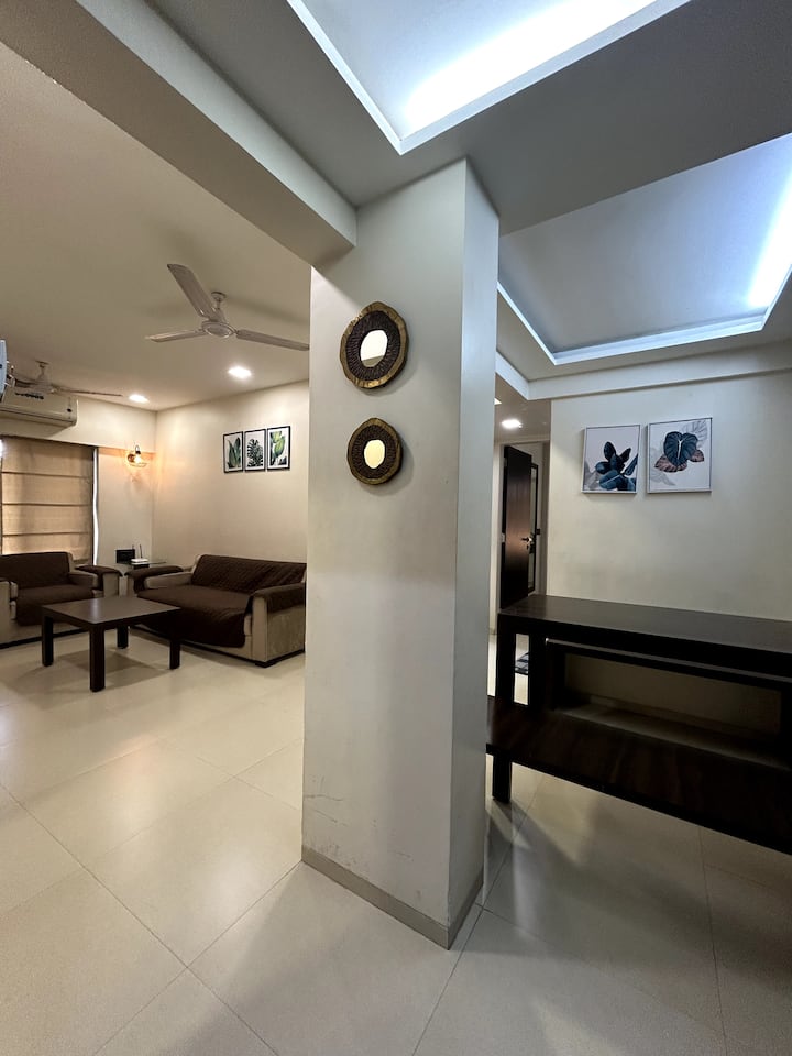 Lovely 2 Bhk Apartment - Mumbai