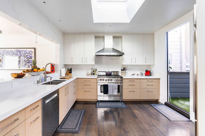 Newly Renovated – San Francisco in Style gallery image 2