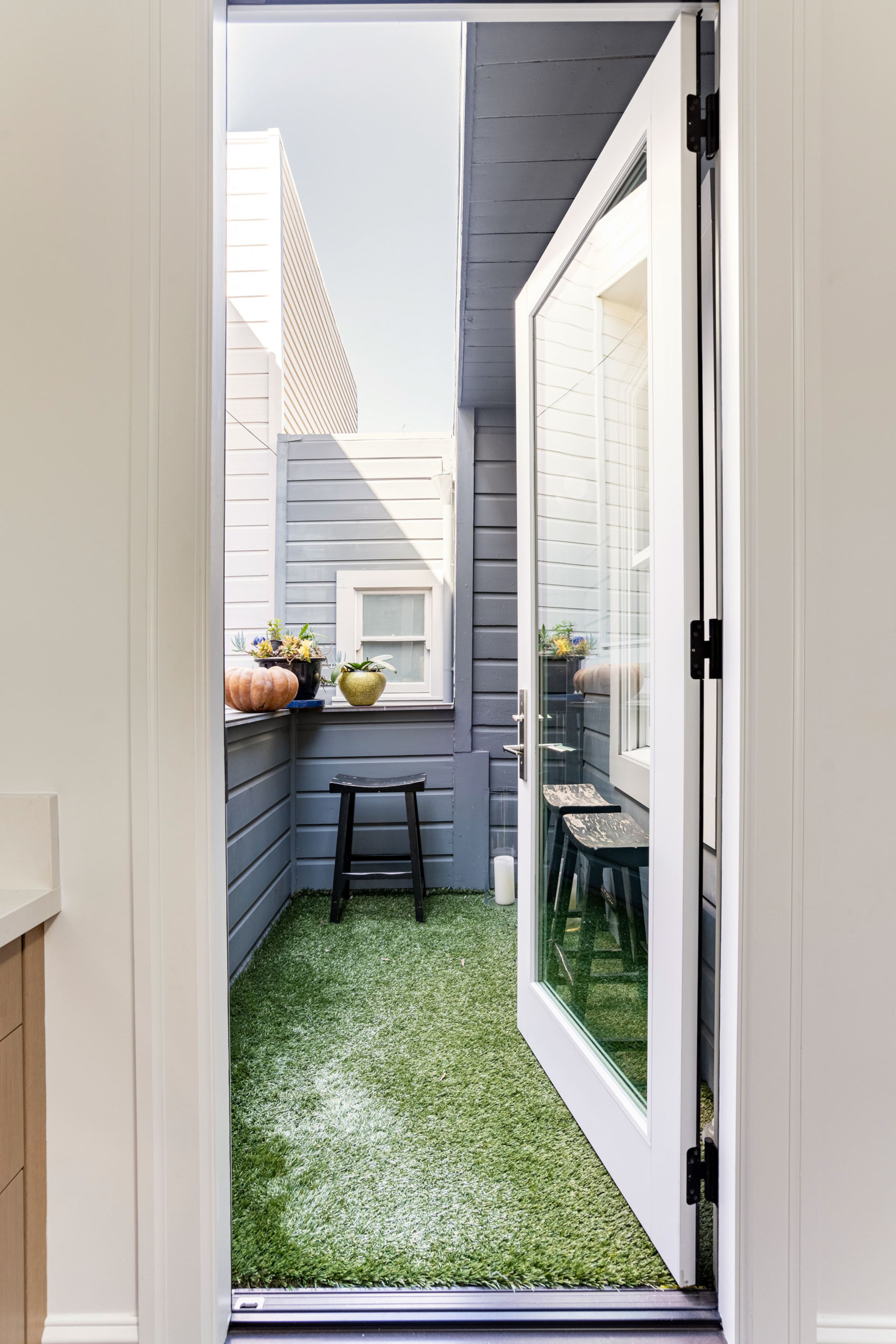 Home in San Francisco · ★4.9 · 3 bedrooms · 3 beds · 2.5 baths - Image 13