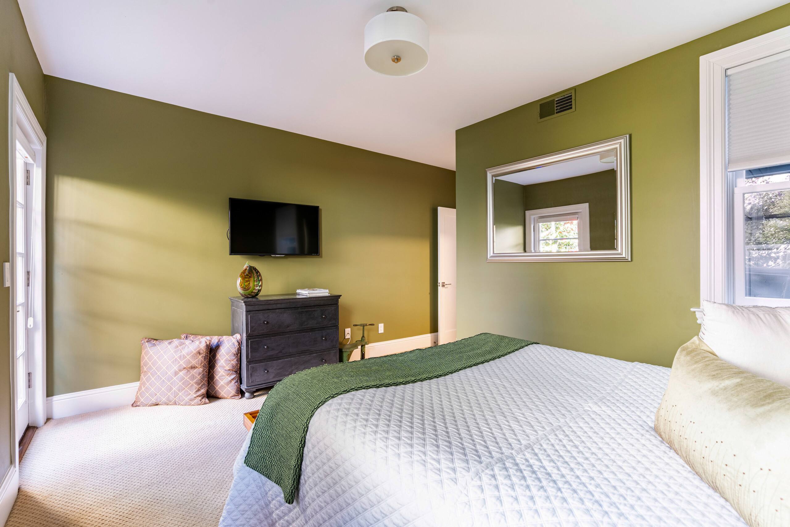 Home in San Francisco · ★4.9 · 3 bedrooms · 3 beds · 2.5 baths - Image 31
