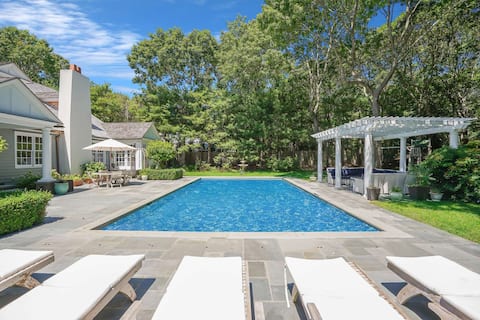 Popular Airbnb listing: 5 Bedrms Fam Friendly Heated Pool Firepit Gym in Northwest Harbor