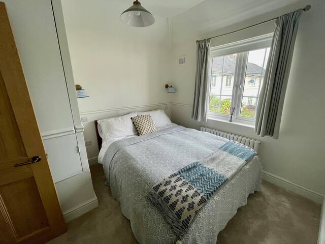 Spacious family home with parking and large garden gallery image 5