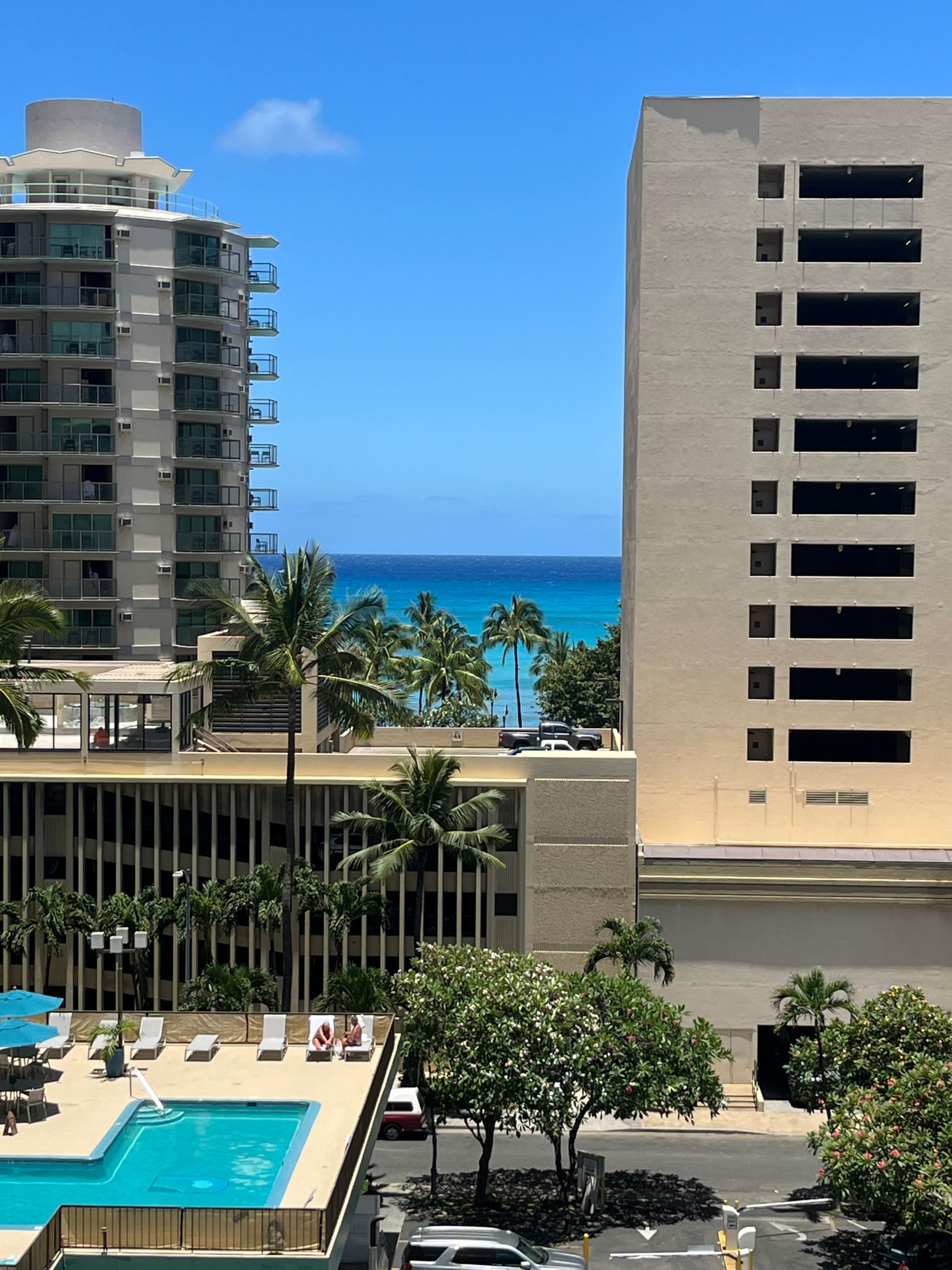 Condo in Honolulu · ★4.77 · Studio · 1 bed · 1 shared bath - Image 8