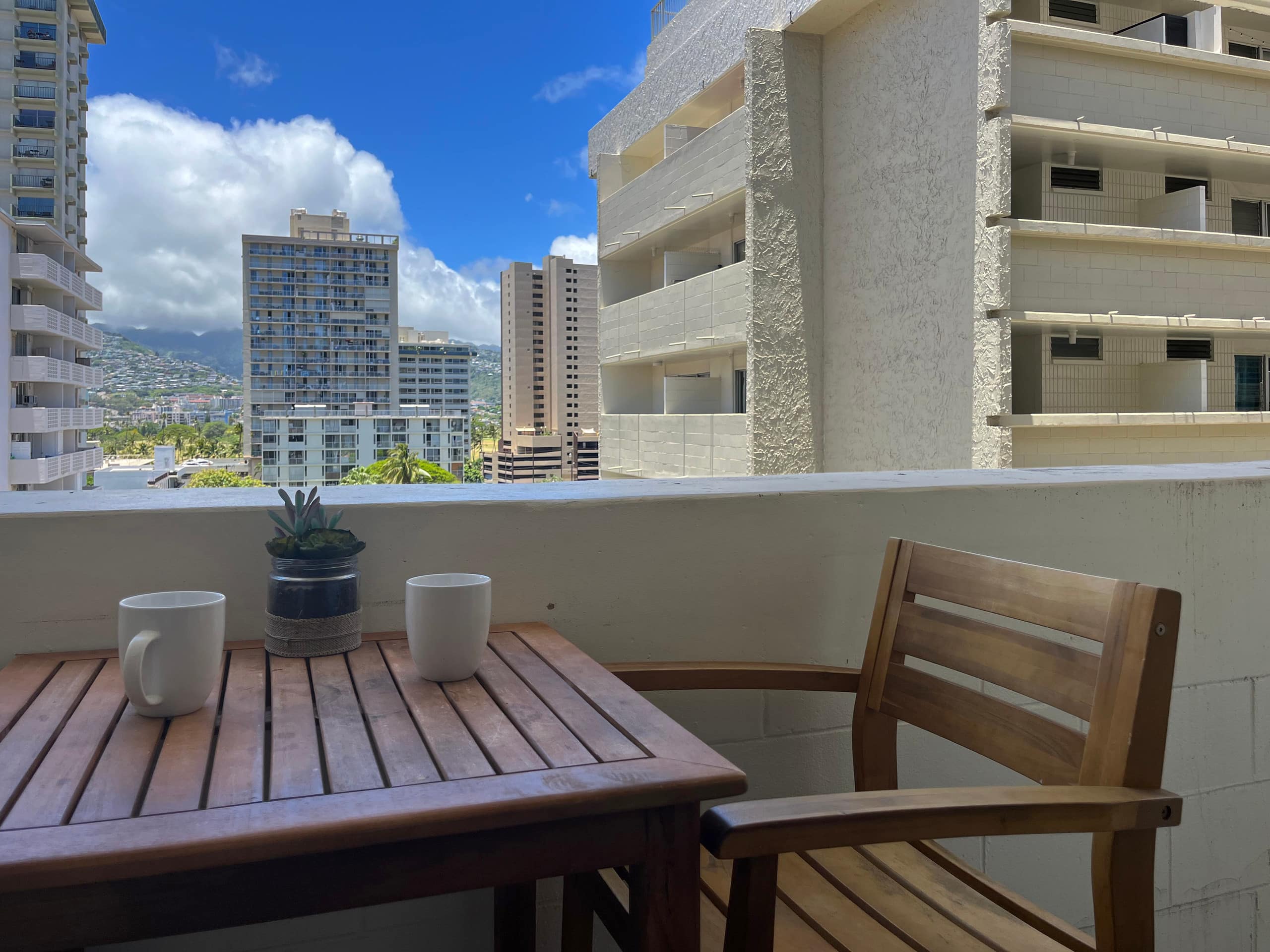 Condo in Honolulu · ★4.77 · Studio · 1 bed · 1 shared bath - Image 19