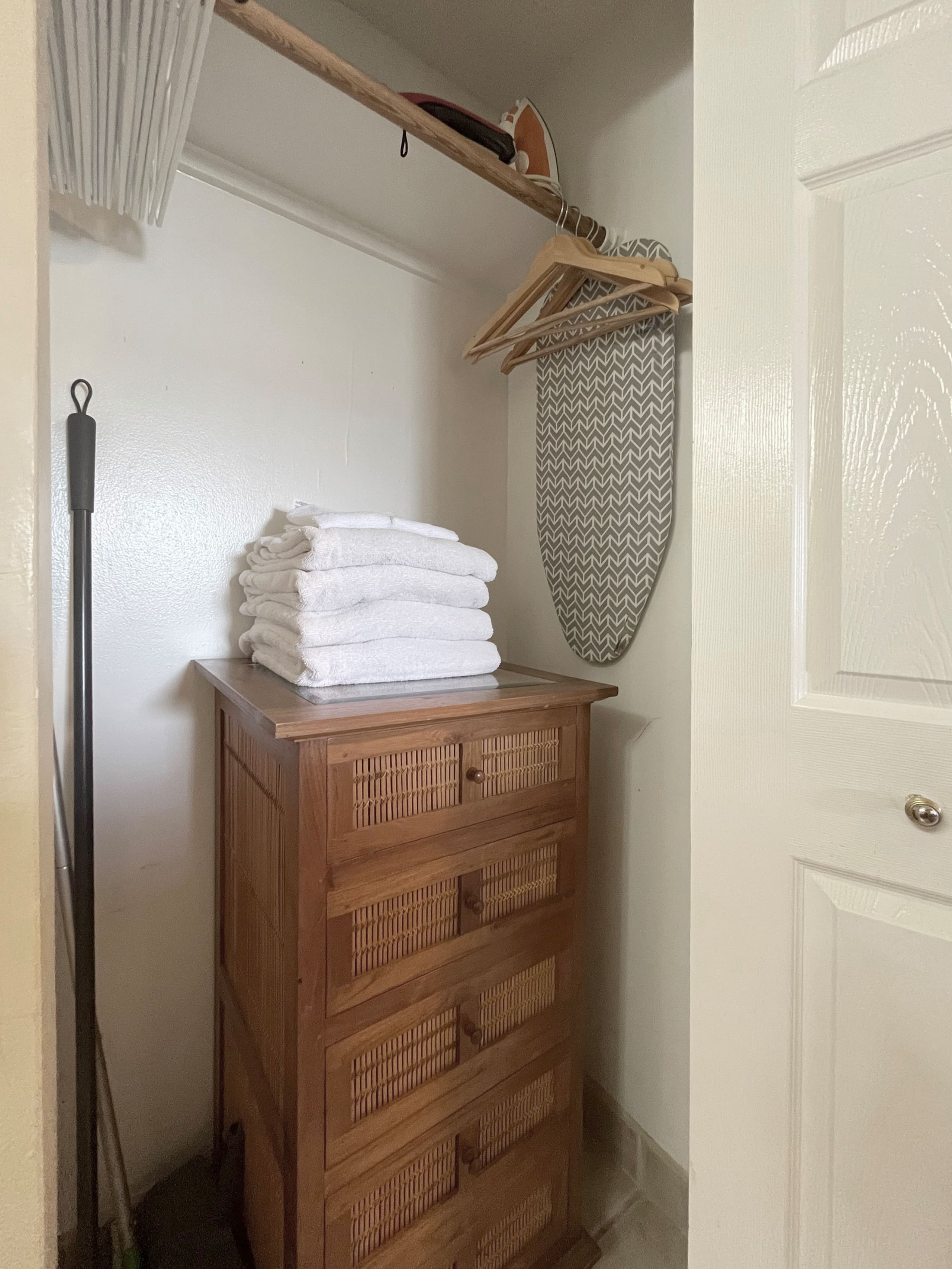 Condo in Honolulu · ★4.77 · Studio · 1 bed · 1 shared bath - Image 17