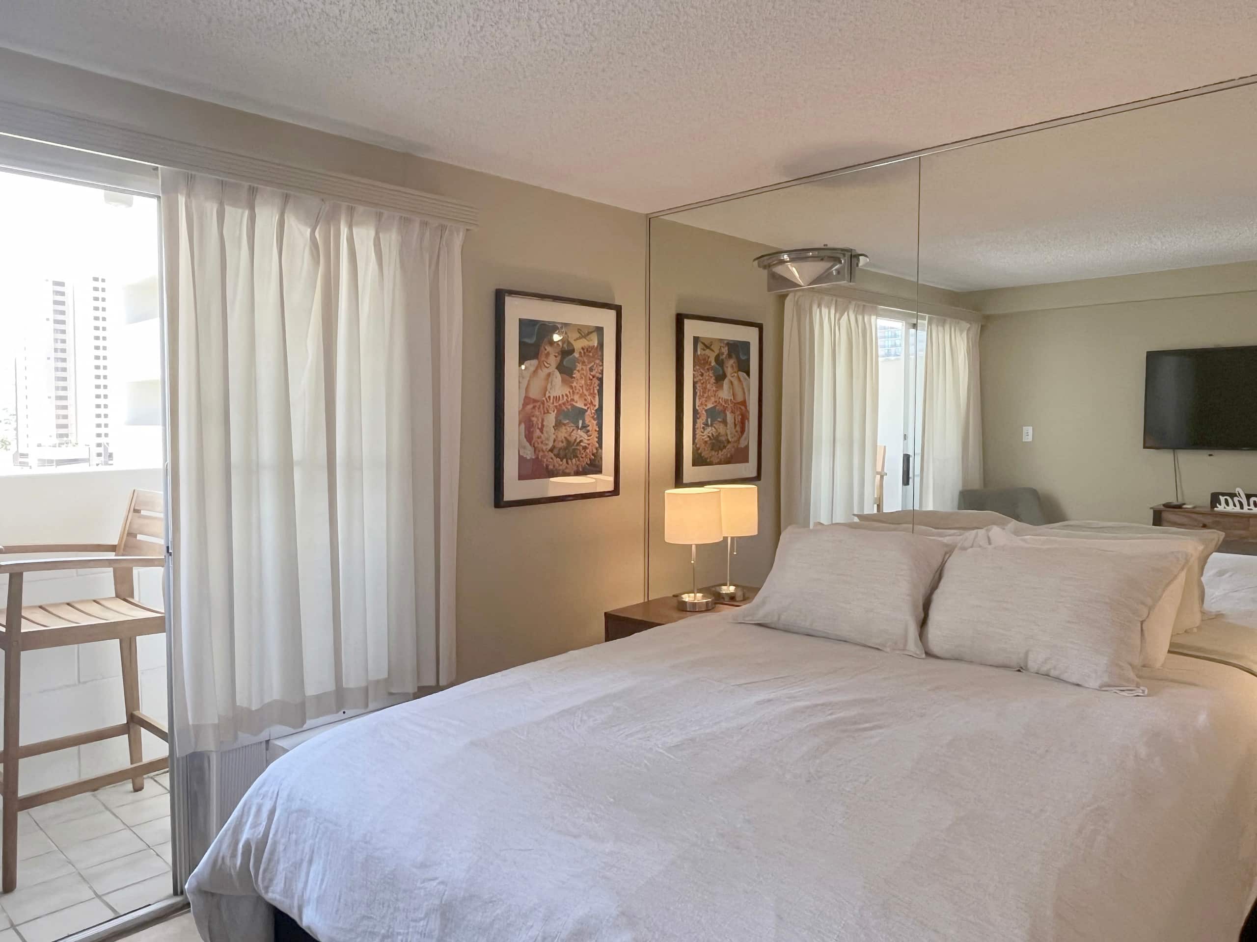 Condo in Honolulu · ★4.77 · Studio · 1 bed · 1 shared bath - Image 11
