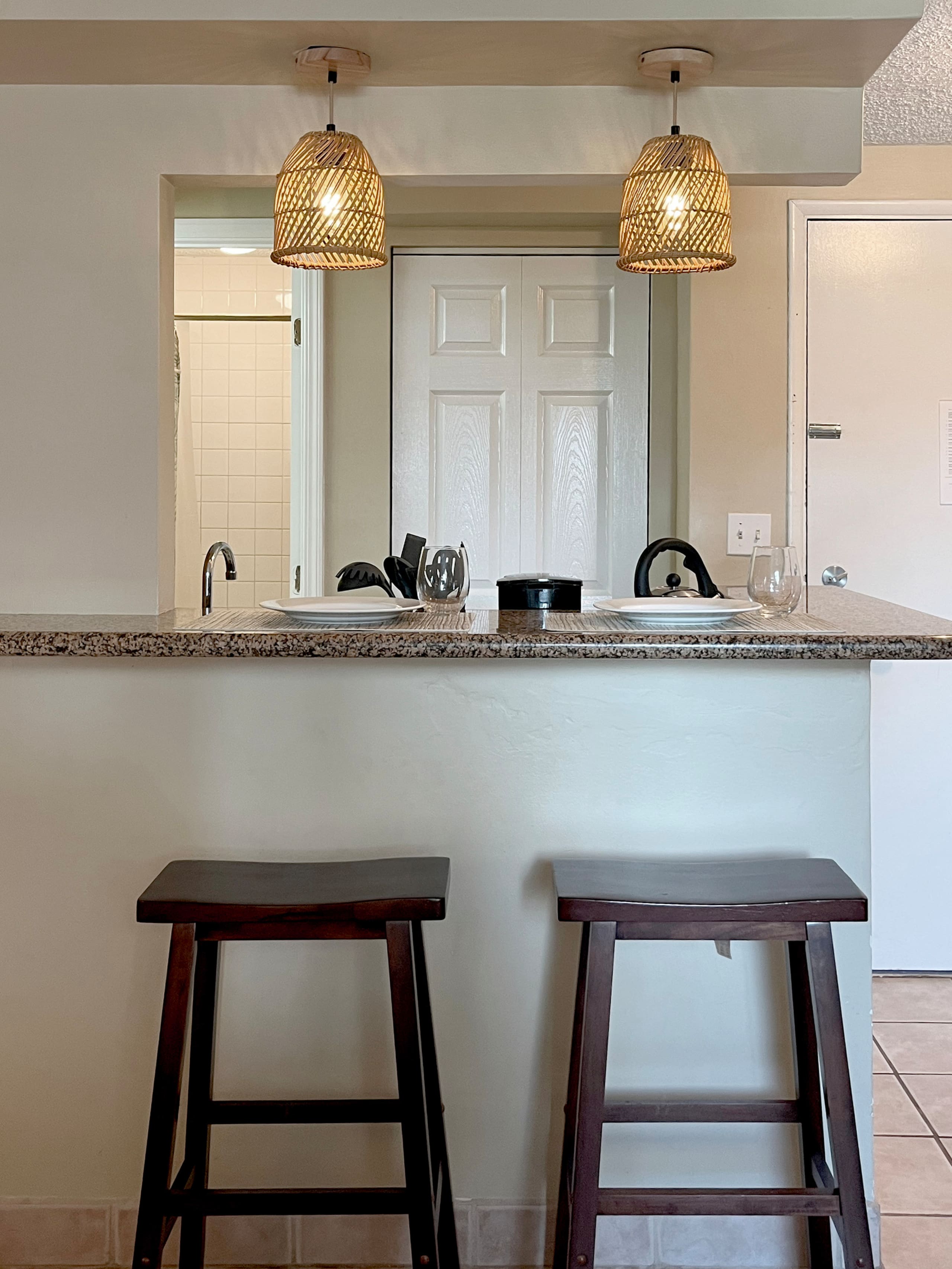 Condo in Honolulu · ★4.77 · Studio · 1 bed · 1 shared bath - Image 16