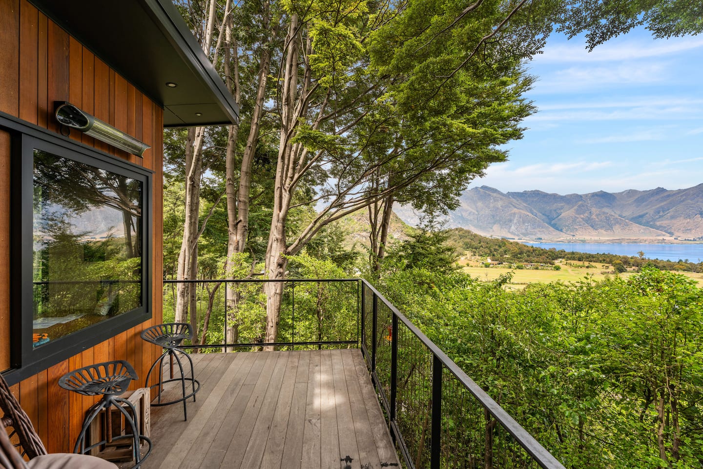 Unique & Private Treehouse With Outdoor Bathtub 1