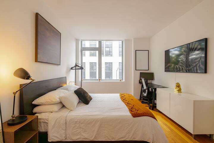 Modern Brooklyn Retreat: Private Suite Near It All gallery image 4