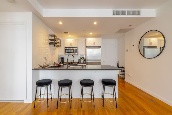 Modern Brooklyn Retreat: Private Suite Near It All gallery image 2