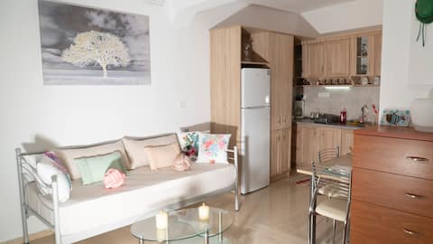 Successful Airbnb property: Joanna's Holiday Home in Περιφερειακή Ενότητα Ρεθύμνης