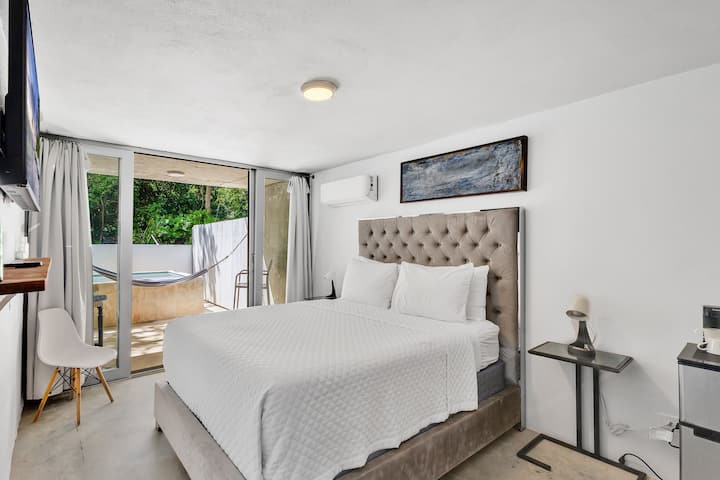 Viento Beach Lodge: Balcony Queen  W/ Plunge Pool - Dorado