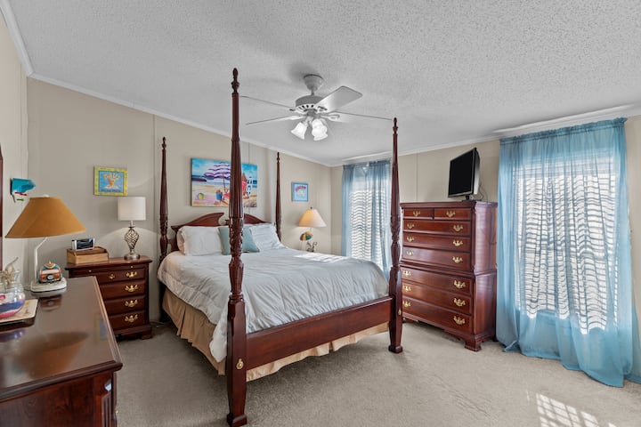 Queen bed with Smart TV