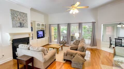 Spacious King Suite Home W/ Serene Patio