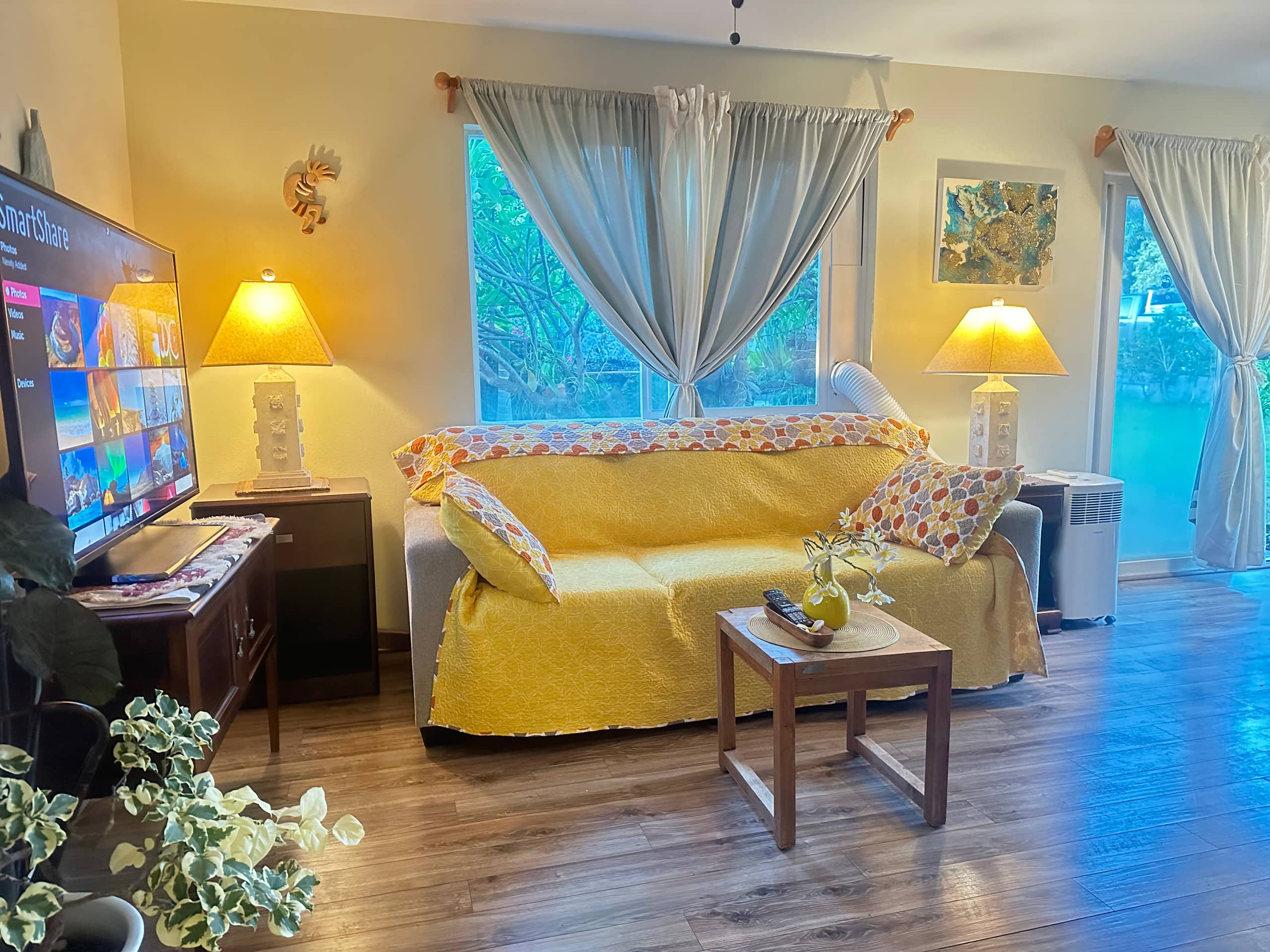 Sunflower Suite - Your Secret Garden - Image 4