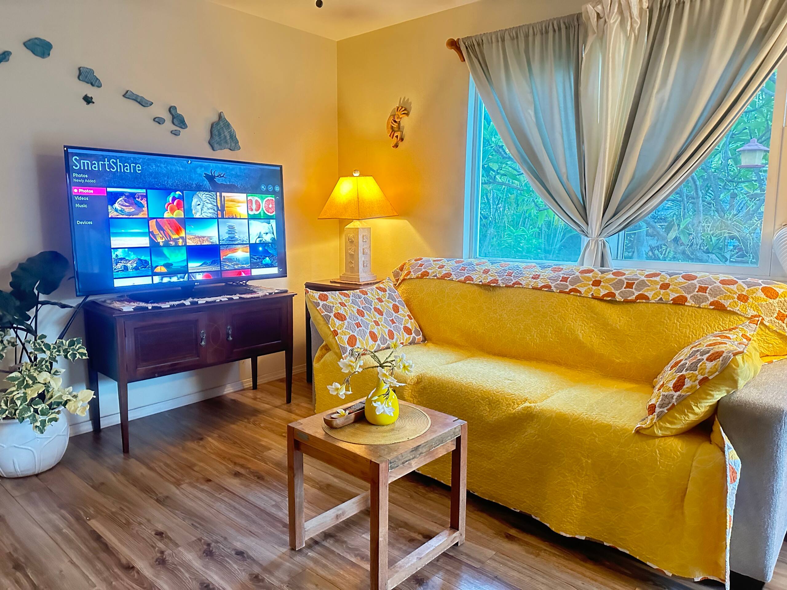 Sunflower Suite - Your Secret Garden - Image 5