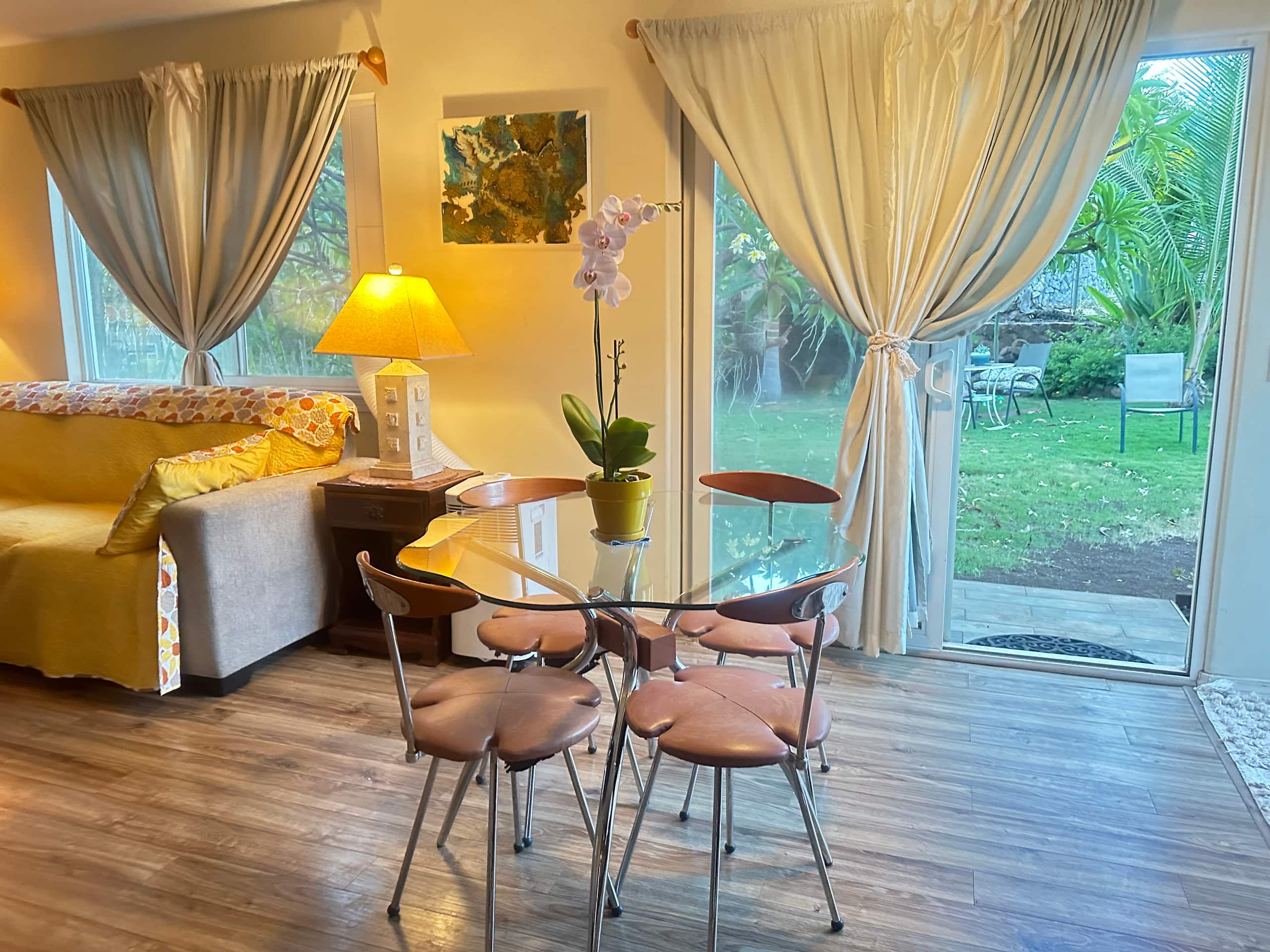 Sunflower Suite - Your Secret Garden - Image 7