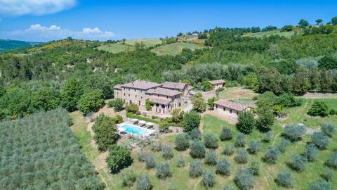 Le Corone Farm 10, Emma Villas