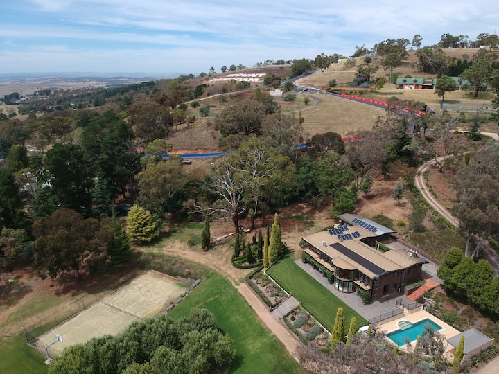 The Cutting Estate 
Mount Panorama