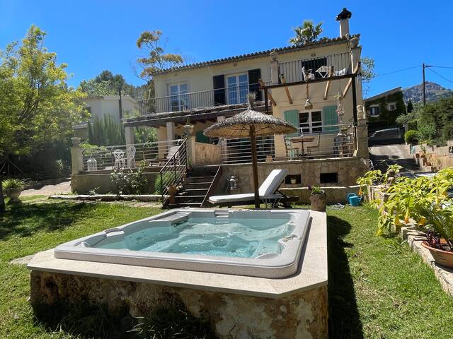 Natural Retreat with Yoga Room Peace & Well-Being