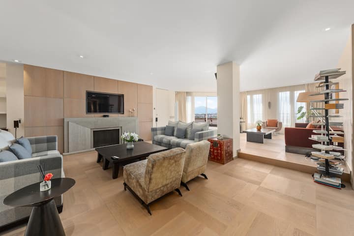 Exclusive 3 Bedroom Luxury Penthouse - Genf