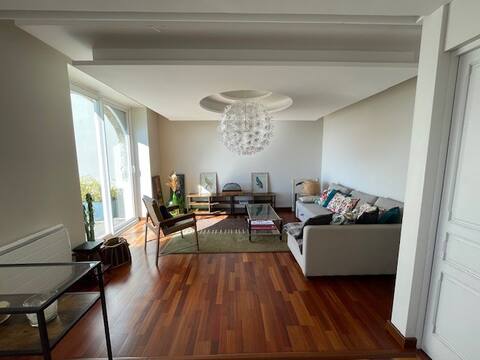 Successful Airbnb property: LES PIEDS DANS L'EAU FAMILY HOME in Landéda