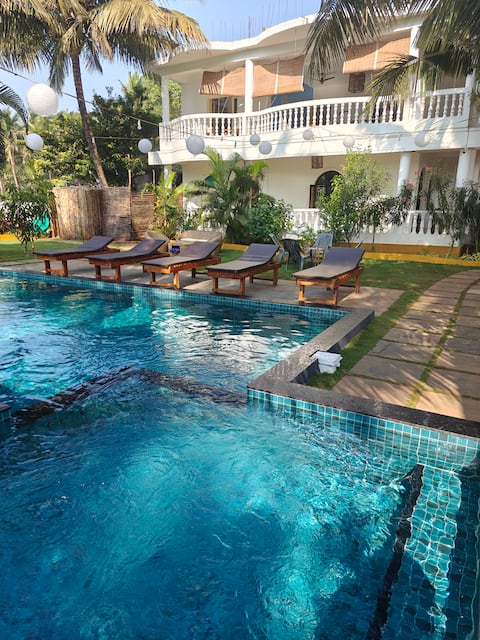 Beach House~Mandrem~300m from beach~3bhk furnished