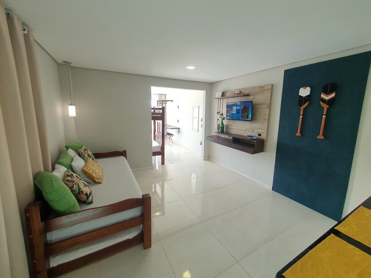 Top Airbnb: Comfortable Kitnet in Prainha with Garage em Arraial Do Cabo