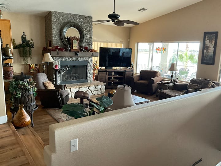 Bullhead River Front Retreat - Laughlin, NV